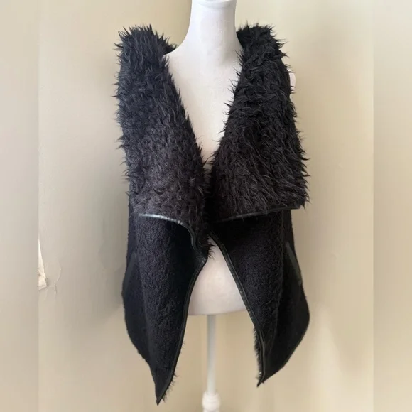Medium Love Tree Black Teddy Sherpa Open Front Faux Fur Vest - Picture 4 of 12